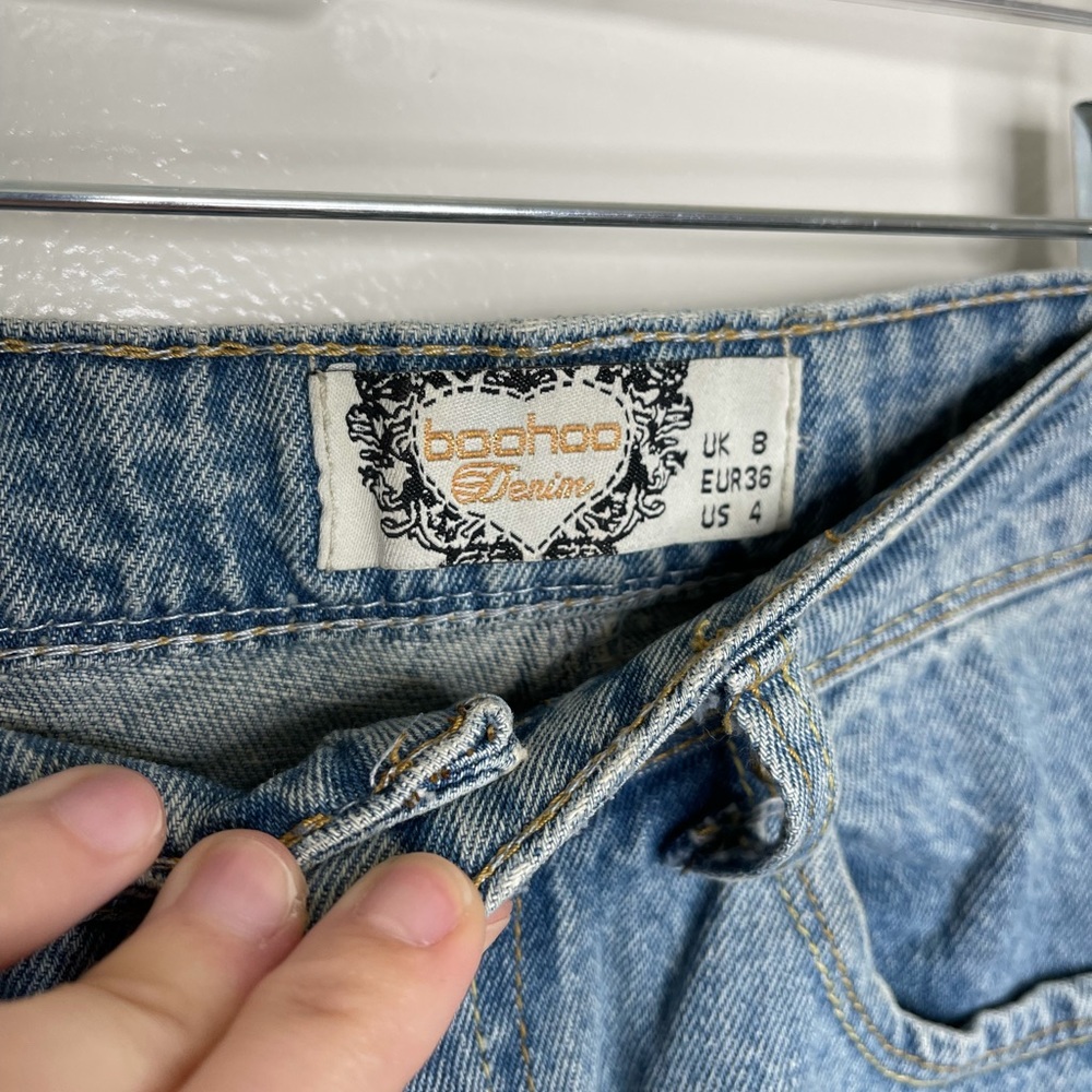 Boohoo High Waisted Distressed Jeans - Picture 4 of 7